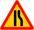 1.18.5 Road narrows on the right (temporary)