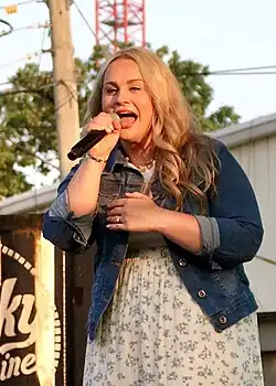 Nix performs at the 2025 19/Idol/BMG CMA Fest Takeover in Nashville, TN.