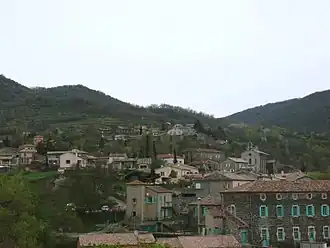 A general view of Darbres