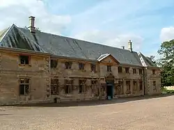 Stables to Belton Park