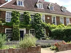 Nos 32 & 33, The Close