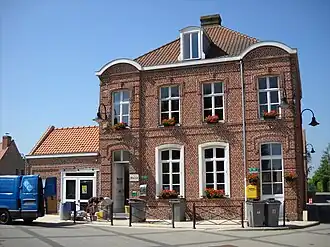 The town hall in Péronne-en-Mélantois