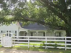Calloway Corners Bed and Breakfast north of Sibley
