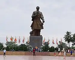 Statue of Trần Hưng Đạo (Nam Định)