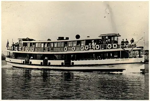 On her trials, 1907, prior to the placement of awnings.
