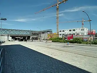 U-Bahn stop, skywalk and S-Bahn stop under construction, May 2018