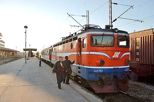 The Balkan Express in Niš. The JŽ class 441 locomotive takes over for the third and final electrified stretch to Belgrade.