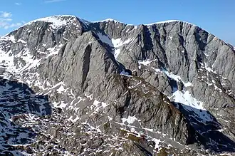 The Torsäule seen from the Gamsleitenkopf. Behind: the Schoberköpfe