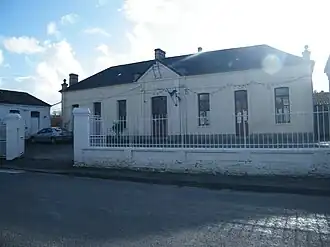 The town hall and school in Boufflers