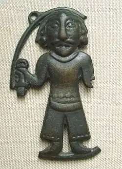 Bronze plaque of a man of the Ordos Plateau, later held by the Xiongnu. 3–1st century BC, British Museum. Otto Maenchen-Helfen notes that the statuette displays Caucasoid features.[19]