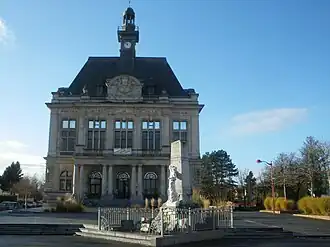 The town hall of Calonne-Ricouart