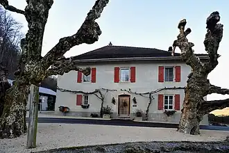 Canal d'Entreroches port building in Orny village