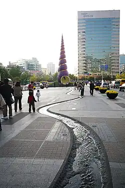 Spring 2006, Coosje van Bruggen and Claes Oldenburg, Cheonggyecheon, Seoul, South Korea