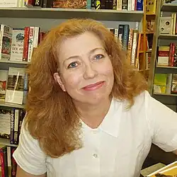 Roberts at Goerings BookStore on May 16, 2005
