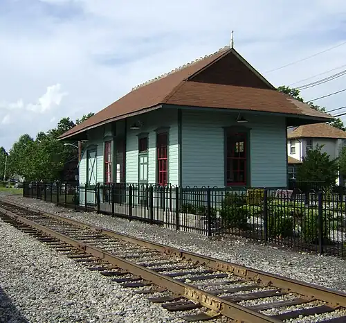 Hawthorne station viewed from Grand Avenue