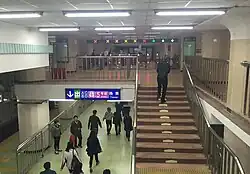 Line 2 concourse (April 2016)