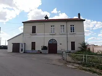 The town hall in Les Thons