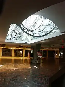 Claude Bettinger's L'artiste est celui qui fait voir l'autre côté des choses (1992)[3] Place des Arts, Montreal, Quebec