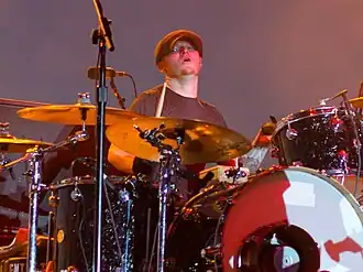 Woolstenhulme performing with Lifehouse in 2013