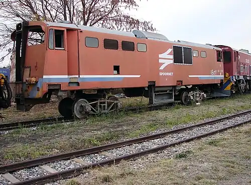 No. 16-335A (E1607) in Spoornet lined orange at Koedoespoort, 2 October 2009