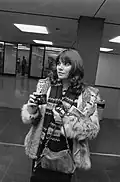 Linda Ronstadt with her Rollei 35 S