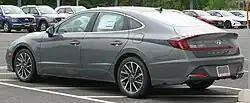 Rear view (pre-facelift)