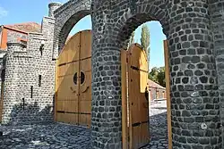 Icheri Bazar street, Entrance