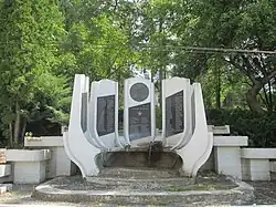 Monument to fallen locals in the Balkan Wars and World Wars