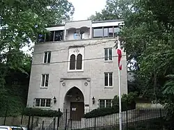 Unofficial coat of arms on the chancery of the Lebanese Embassy in Washington D.C.