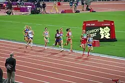 Eliška Klučinová (second from left) during the 800 m run in women's heptathlon