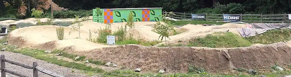 expert section and shipping container