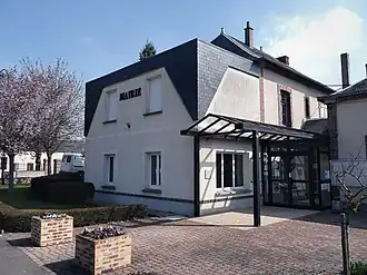 The town hall in Saint-Denis-Lanneray