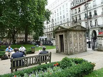 Taking a breather in Grosvenor Gardens (geograph 2193237).jpg