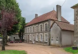 The town hall in Villiers-sur-Yonne